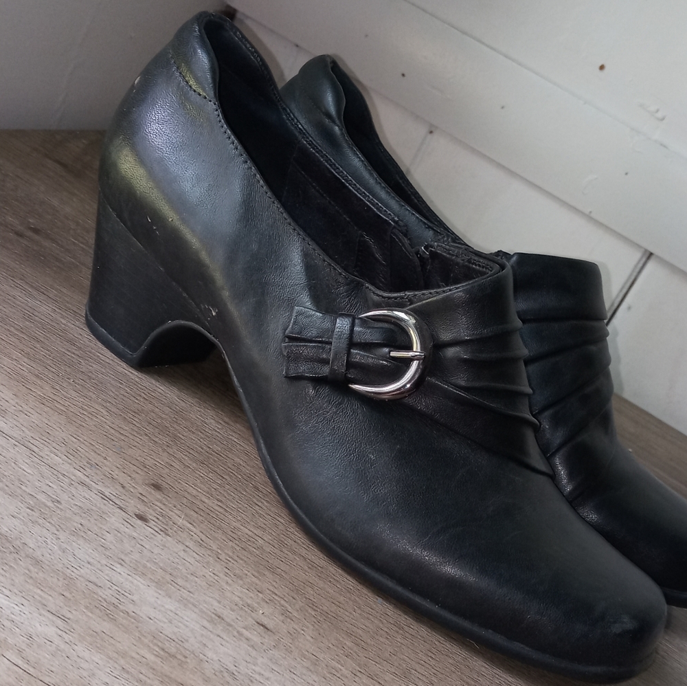 Clarks active wear zip up womens shoes size 81/2 m